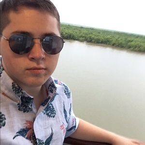 Meet your Posher, Evan